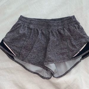 Lululemon Hotty Hot 2.5”